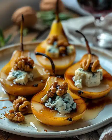 Poires Rôties au Fromage Bleu et Noix